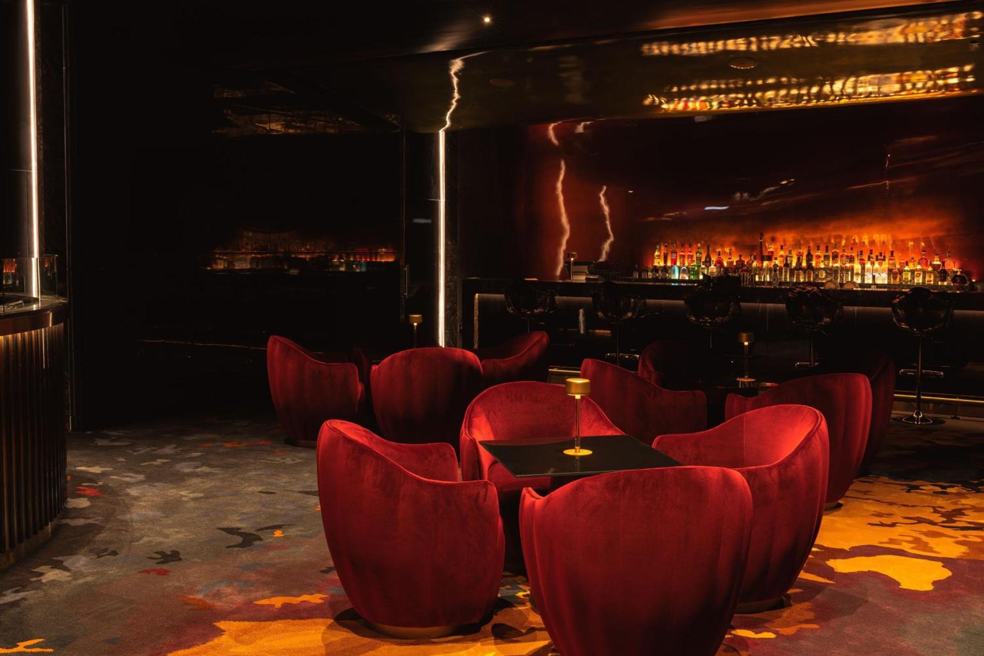 迪拜棕榈w酒店 外观 照片 The bar at the nightclub